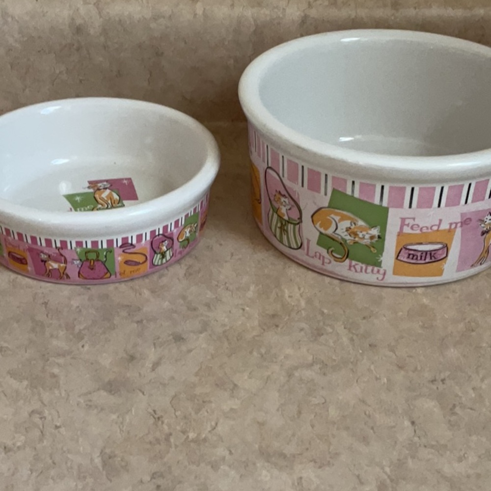 Pink Cat Food and Water Bowls